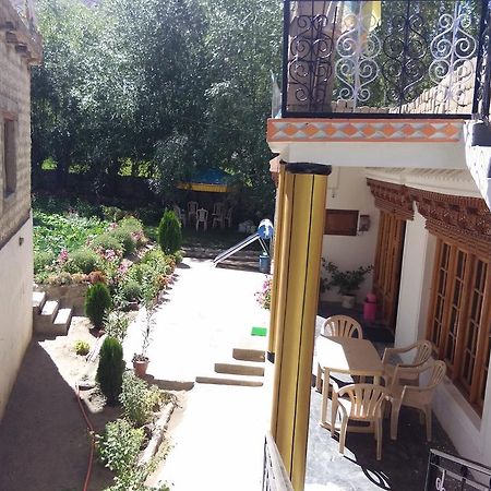 Galaxy Guest House Hundar Kültér fotó