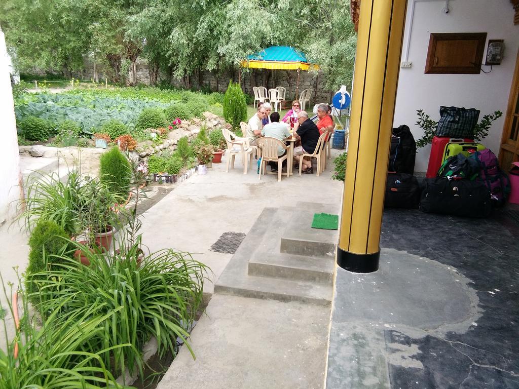 Galaxy Guest House Hundar Kültér fotó