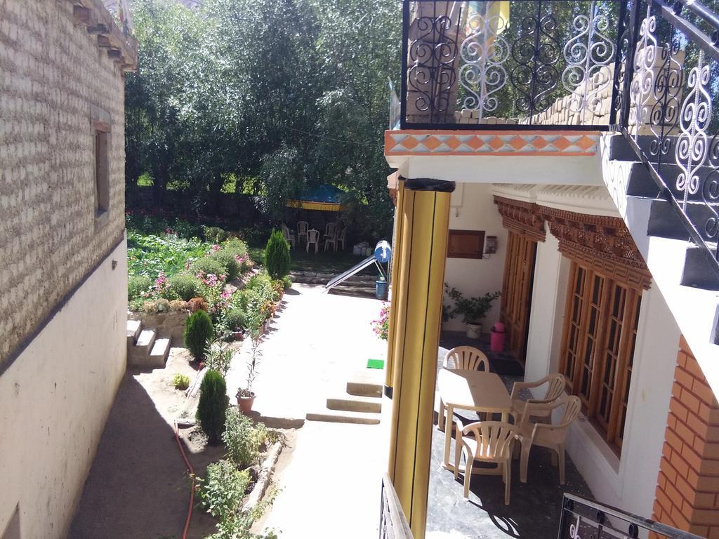 Galaxy Guest House Hundar Kültér fotó